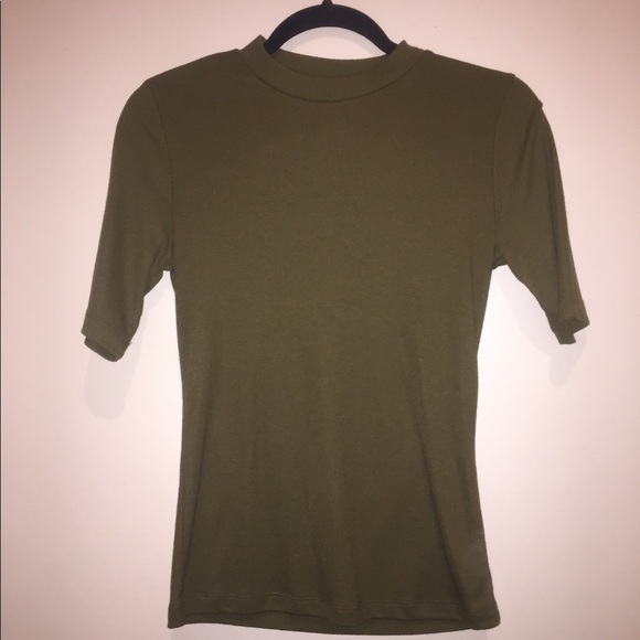 Forever 21 olive short sleeve sweater - Picture 1 of 3